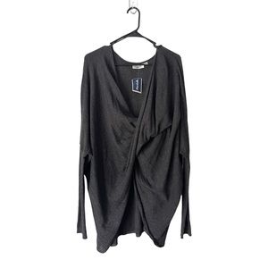 Long sleeve twist top